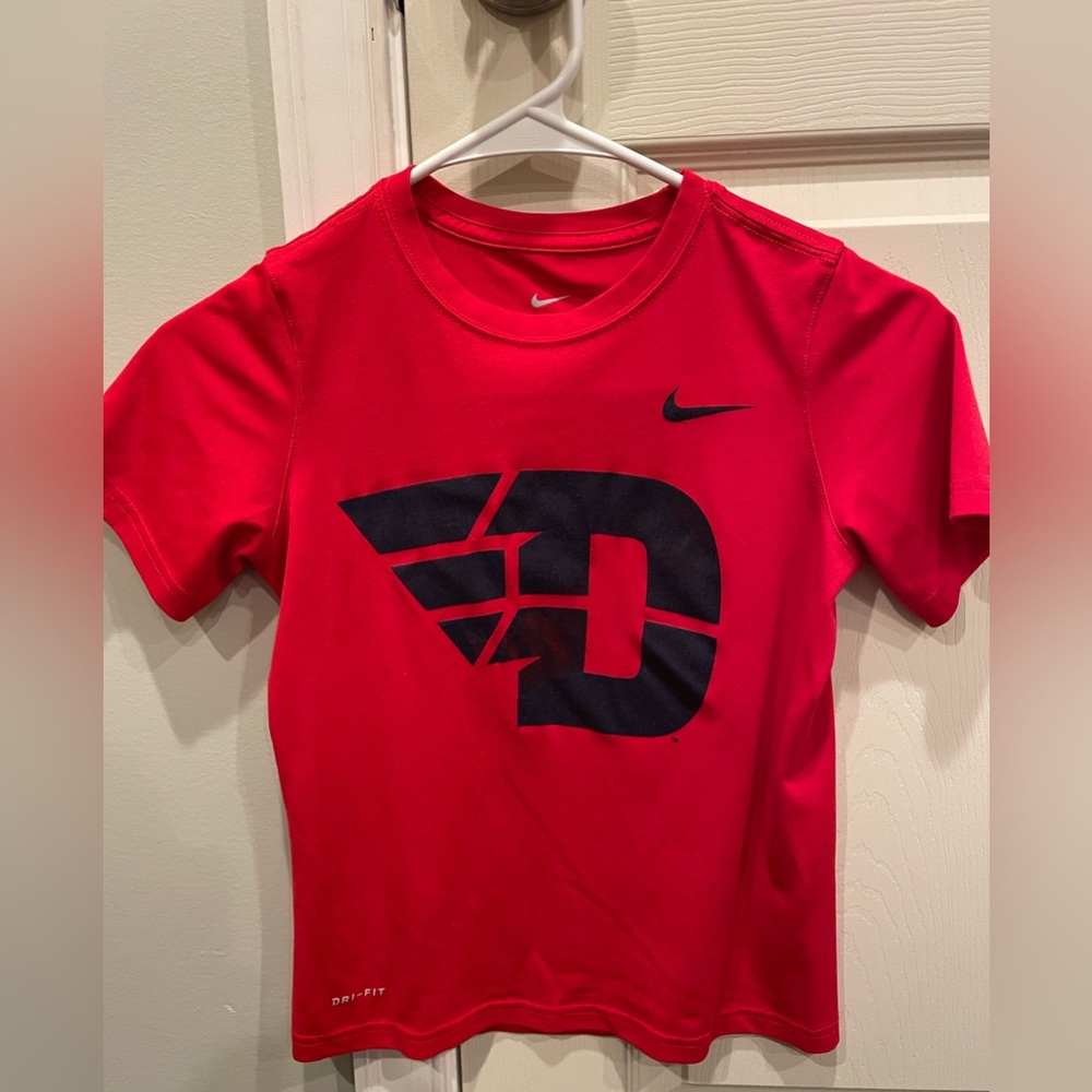 University of Dayton UD Flyers Nike logo dry fit T-shirt size 8 college